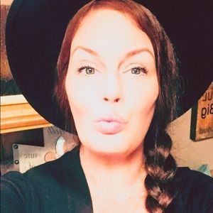 Meet your Posher, Nikki